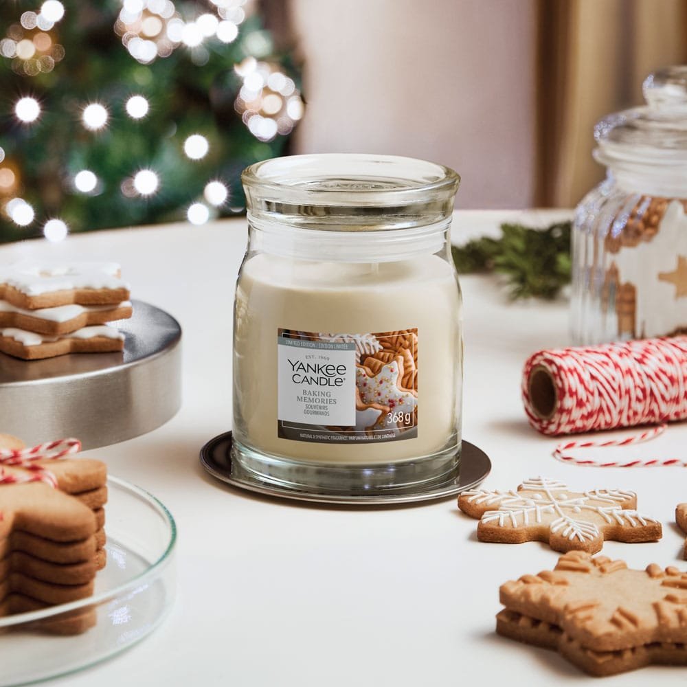 Yankee Candle - Baking Memories - Medium Jar