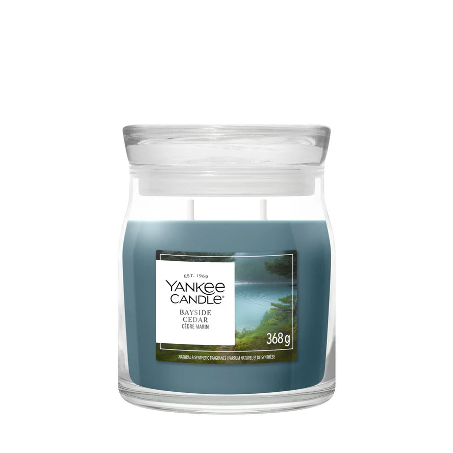 Yankee Candle - Bayside Cedar - Medium Jar