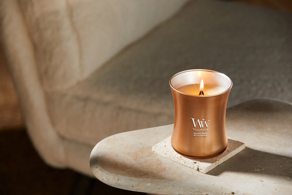 WoodWick - Precious Metals - Volcanic Orris - Medium Geurkaars