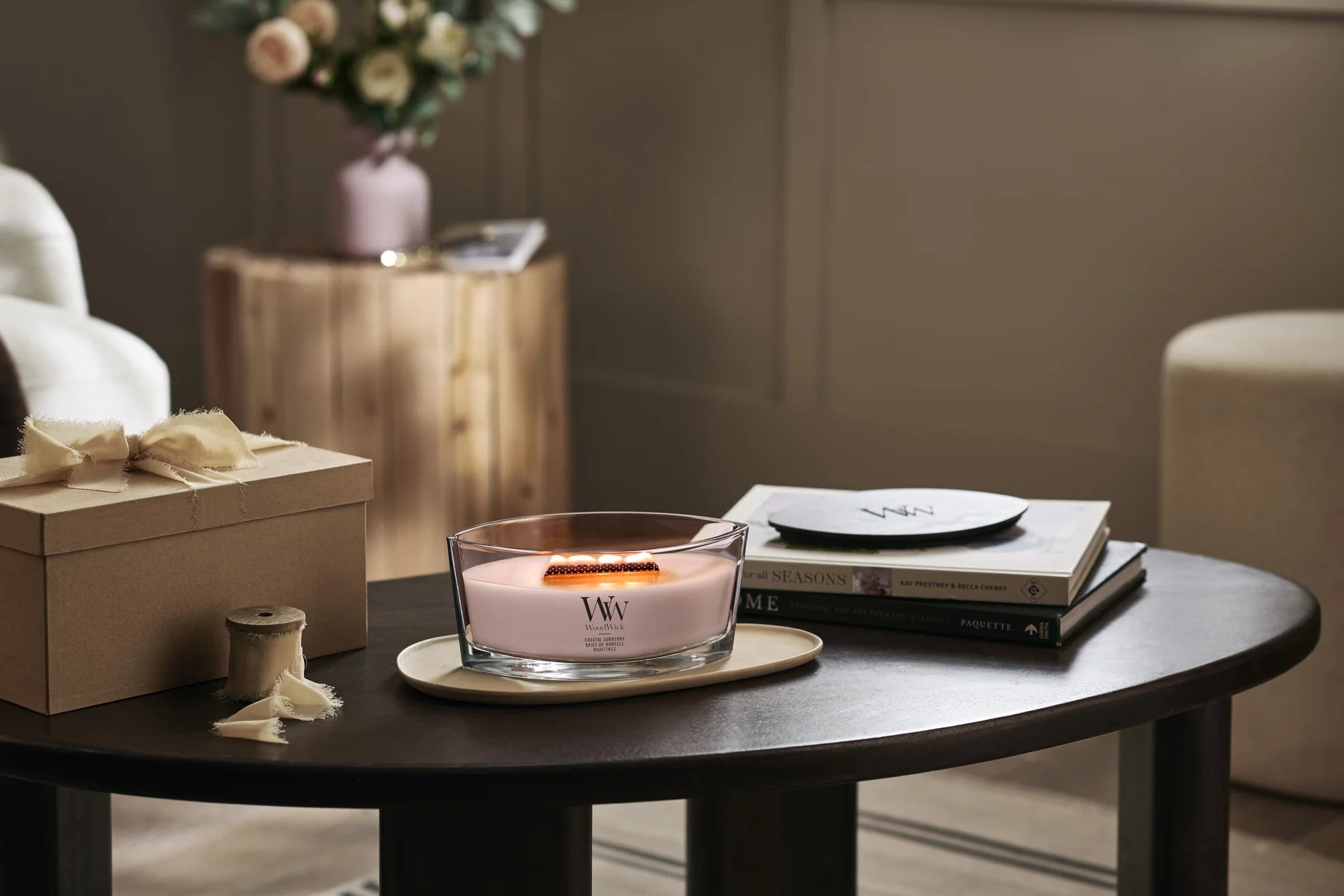 WoodWick - Coastal Sunberry - Medium Geurkaars