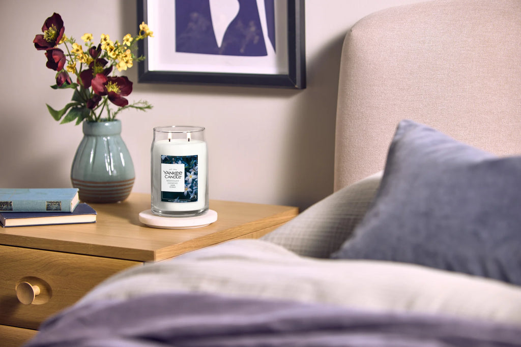 Yankee Candle - Midnight Jasmine - Medium Jar