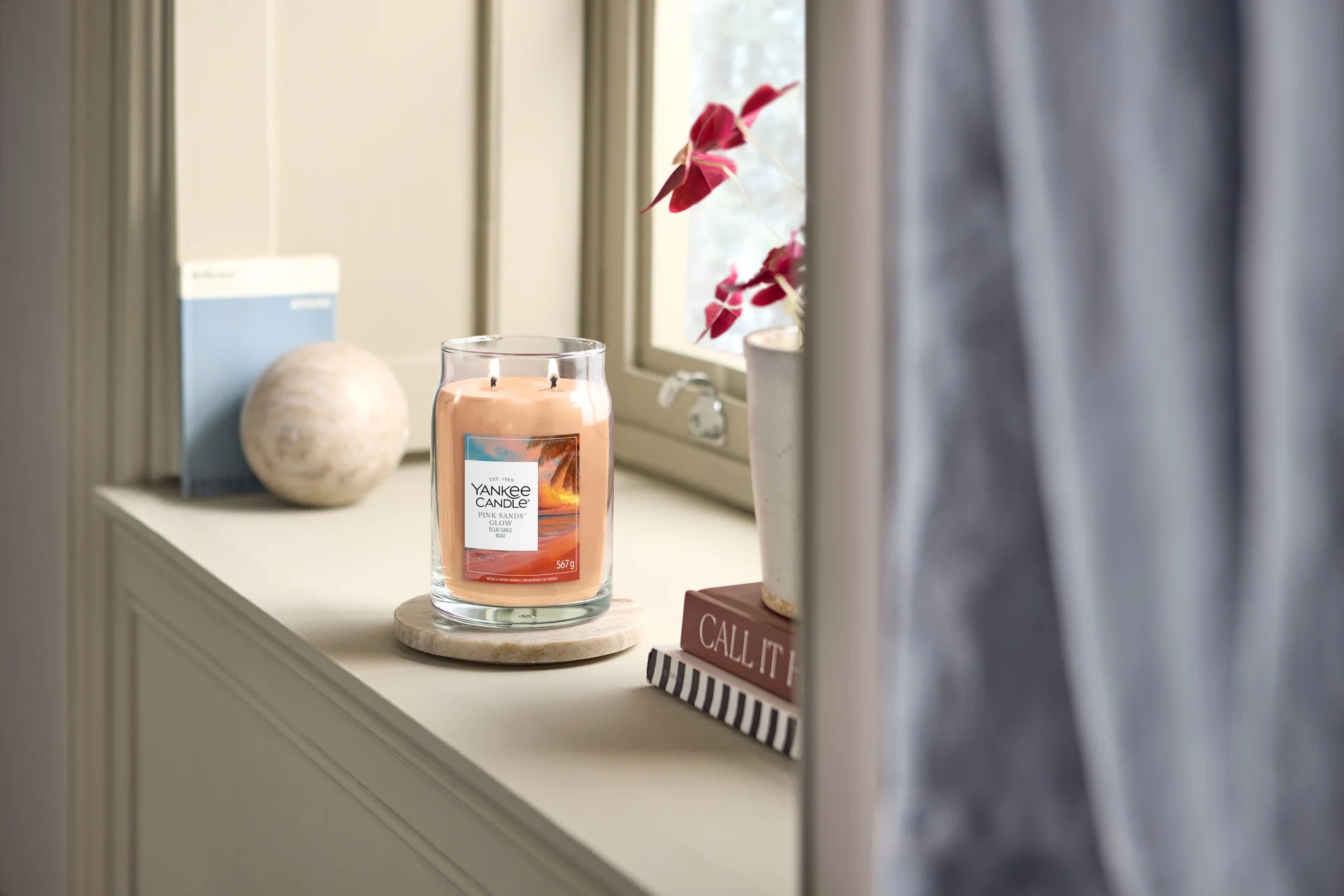 Yankee Candle - Pink Sands Glow - Medium Jar